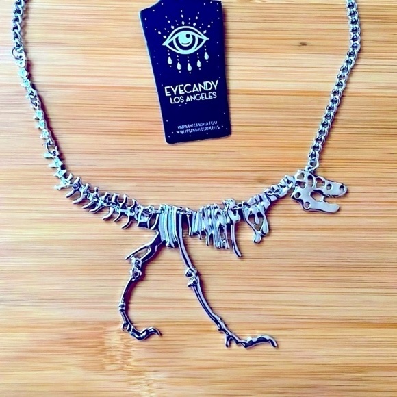 Brand New Eye Candy Los Angeles Silver Tone Dinosaur T-Rex Statement Necklace - Picture 3 of 11